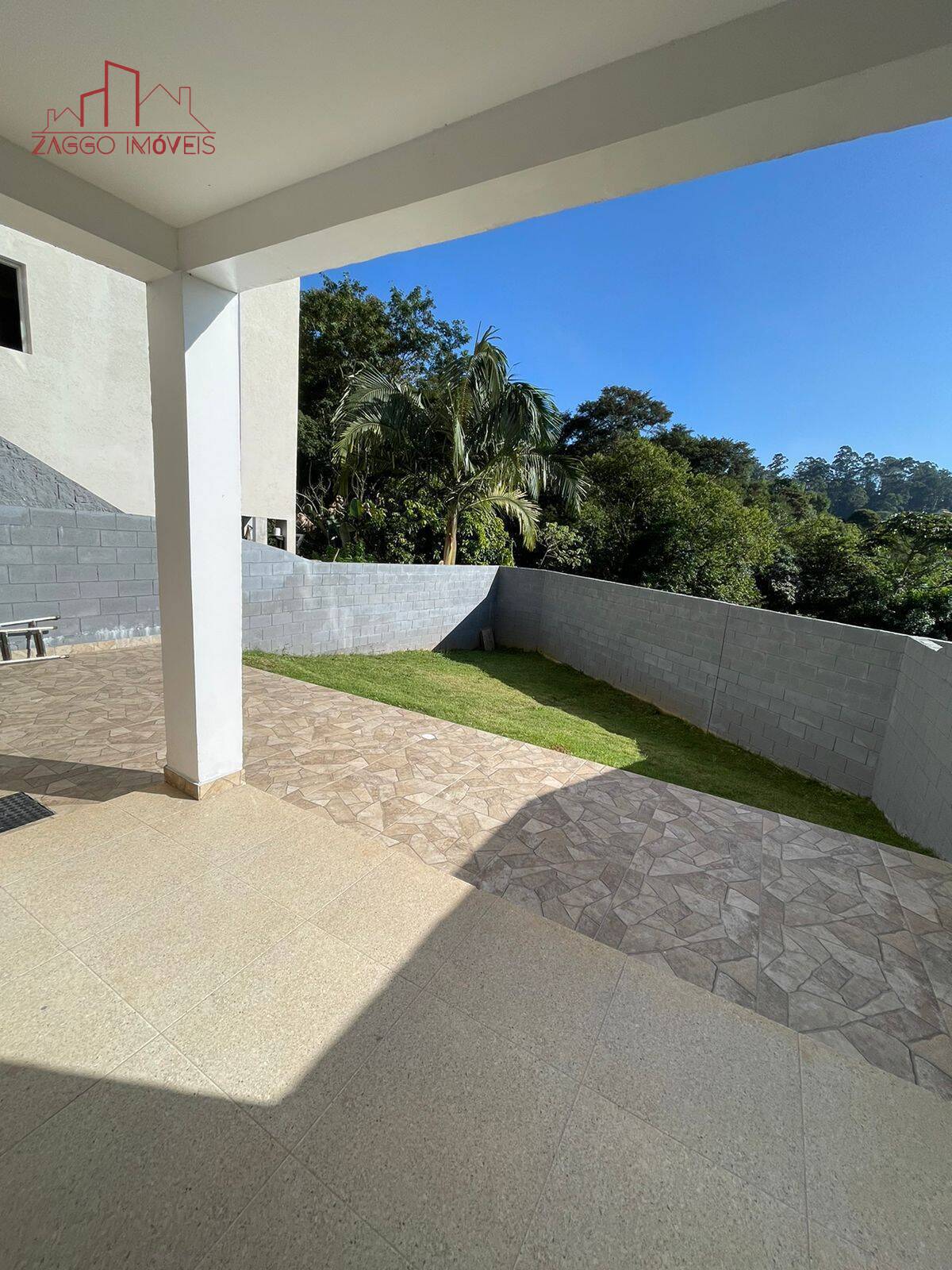 Belíssimo Sobrado em Condomínio em Cotia - 4 dorms - 197 m² aceita permuta.