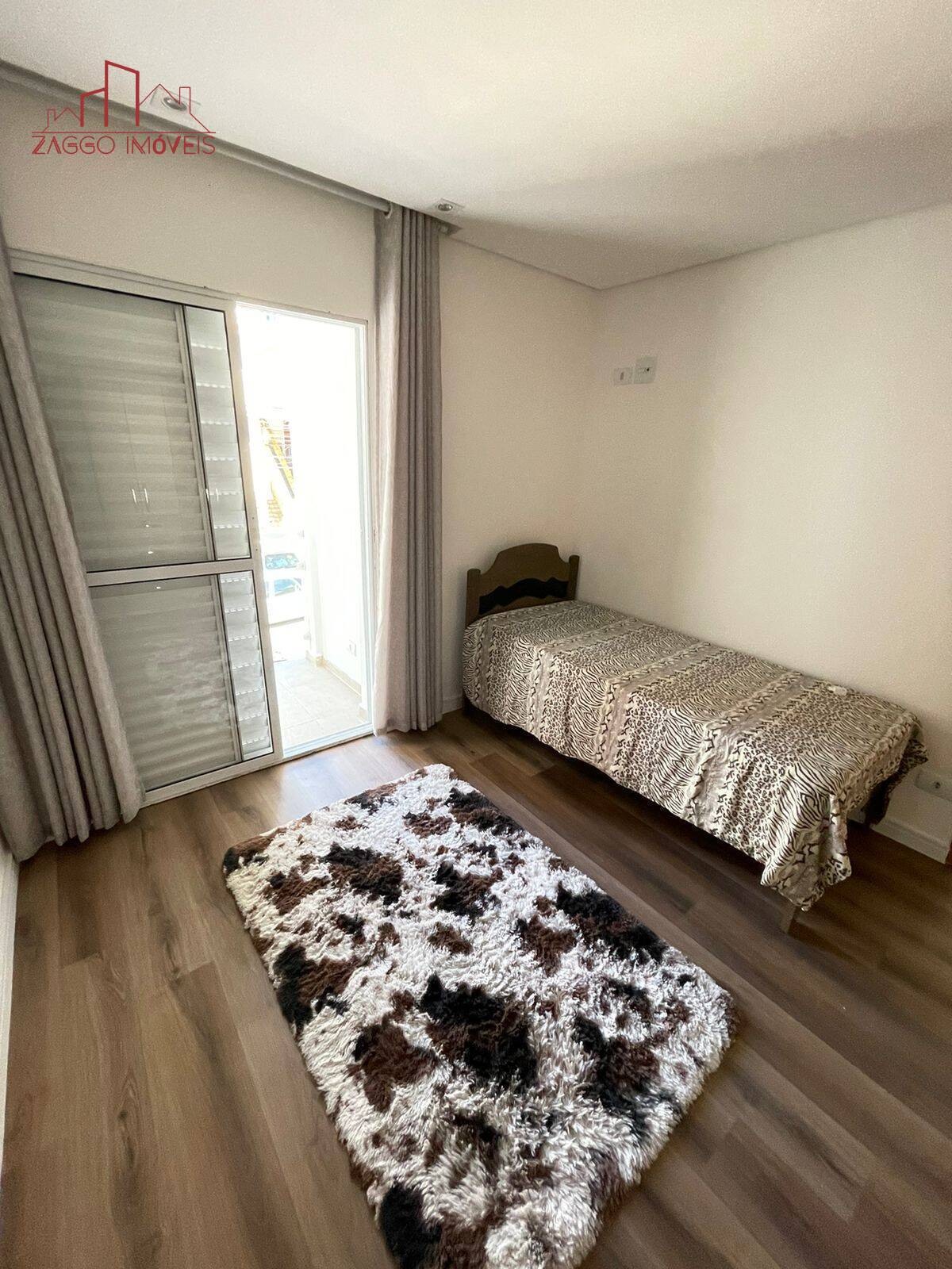 Belíssimo Sobrado em Condomínio em Cotia - 4 dorms - 197 m² aceita permuta.