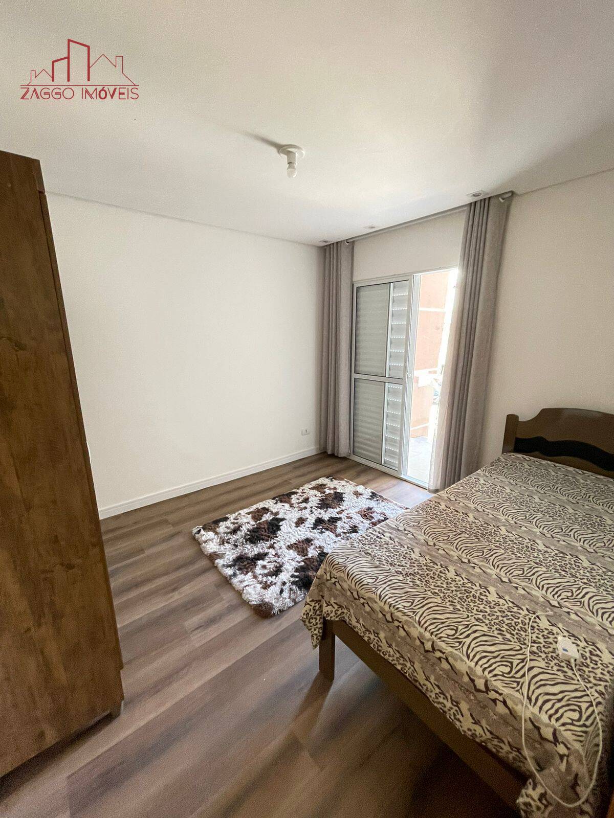Belíssimo Sobrado em Condomínio em Cotia - 4 dorms - 197 m² aceita permuta.