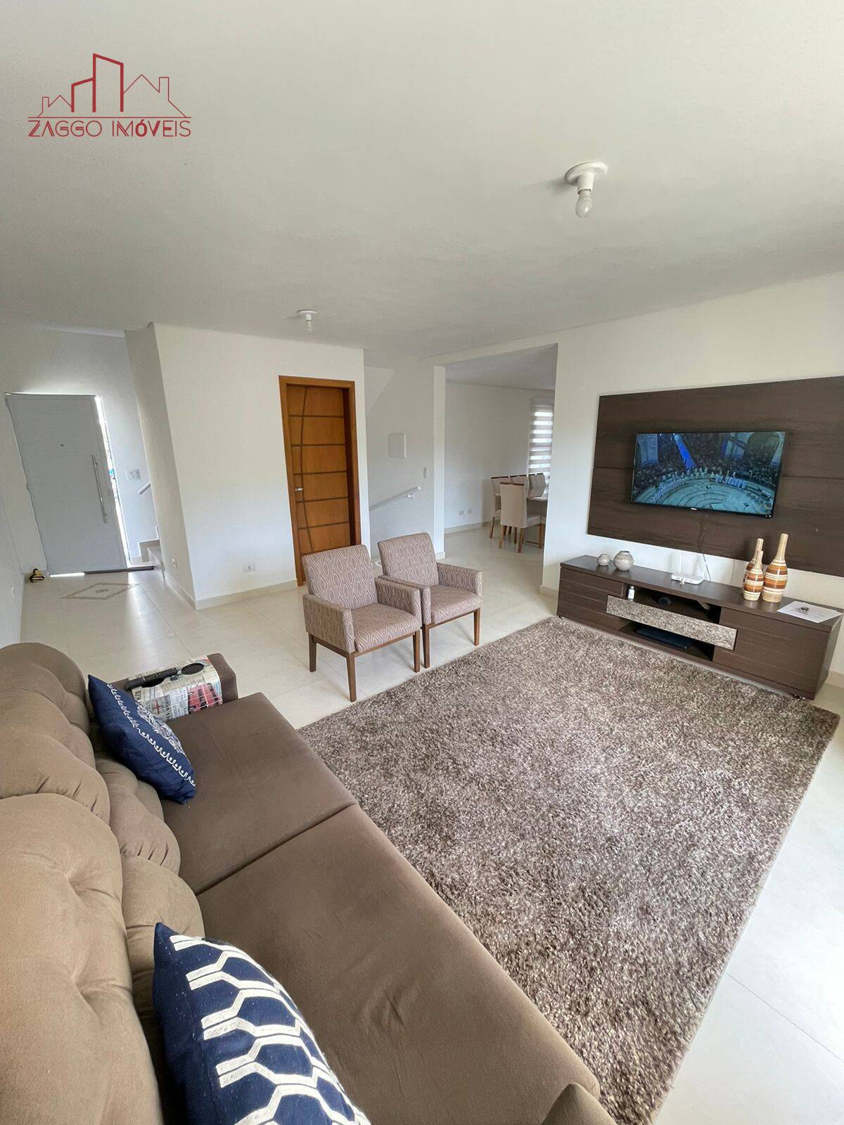 Belíssimo Sobrado em Condomínio em Cotia - 4 dorms - 197 m² aceita permuta.