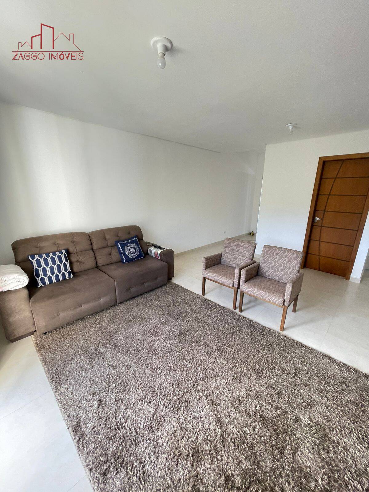 Belíssimo Sobrado em Condomínio em Cotia - 4 dorms - 197 m² aceita permuta.