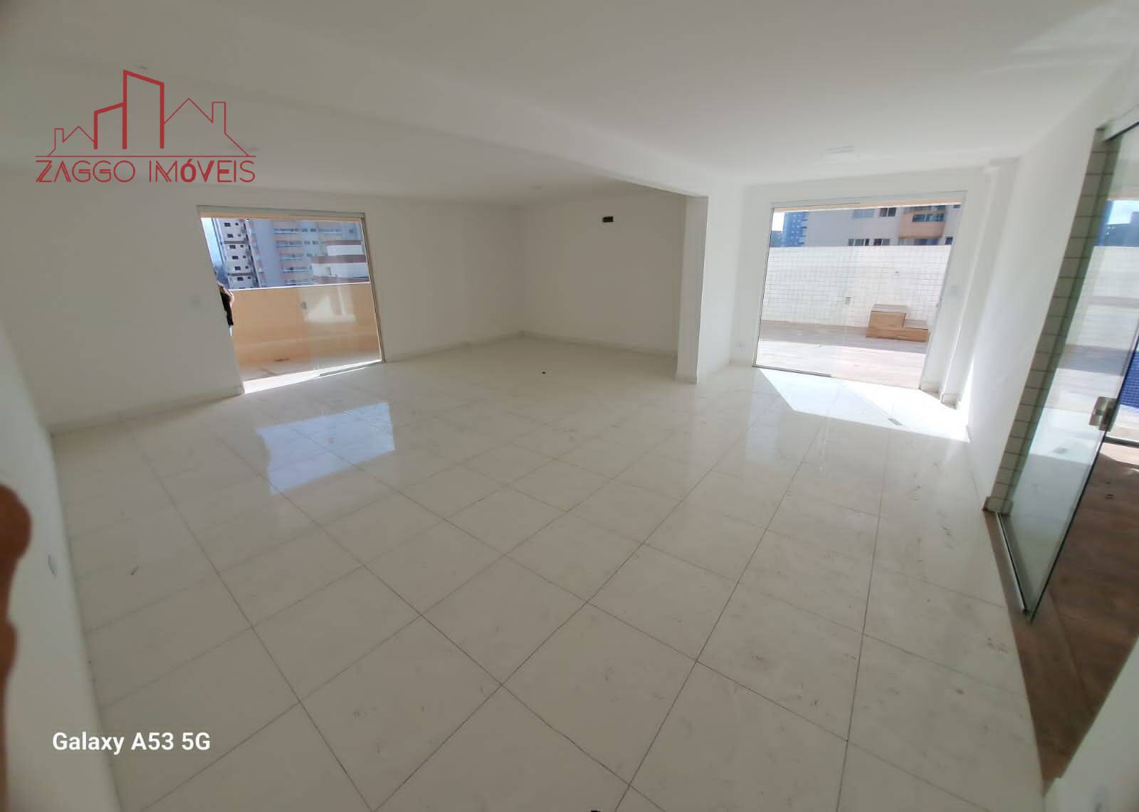 Oportunidade - Apartamento á venda em Praia com vista para o mar
