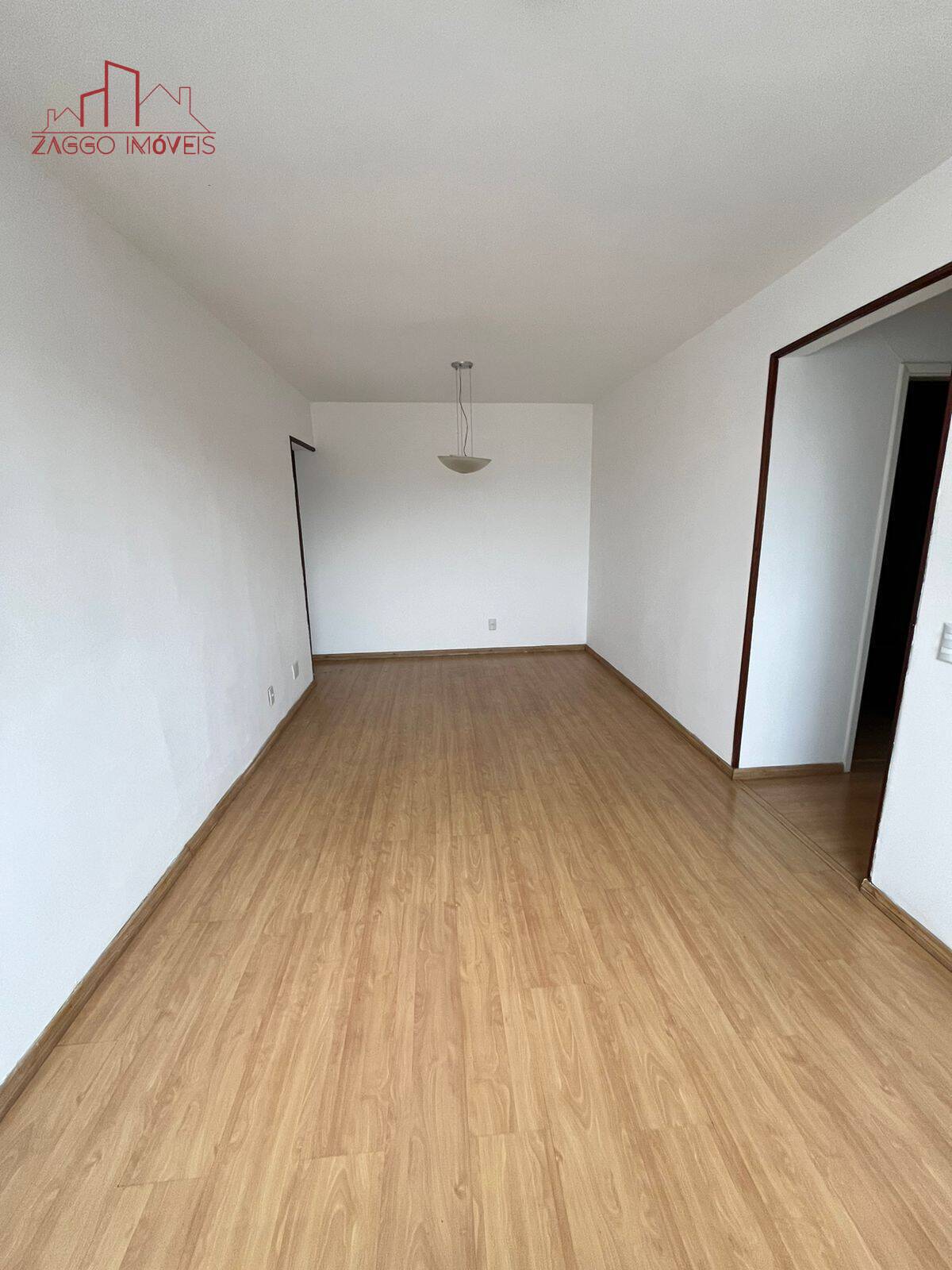 Apartamento Reformado - 2 Dorms - 1 Vaga - Vila Cruzeiro
